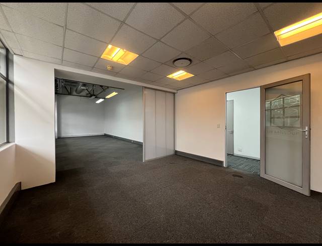 94M² OFFICE TO LET IN ROSEBANK